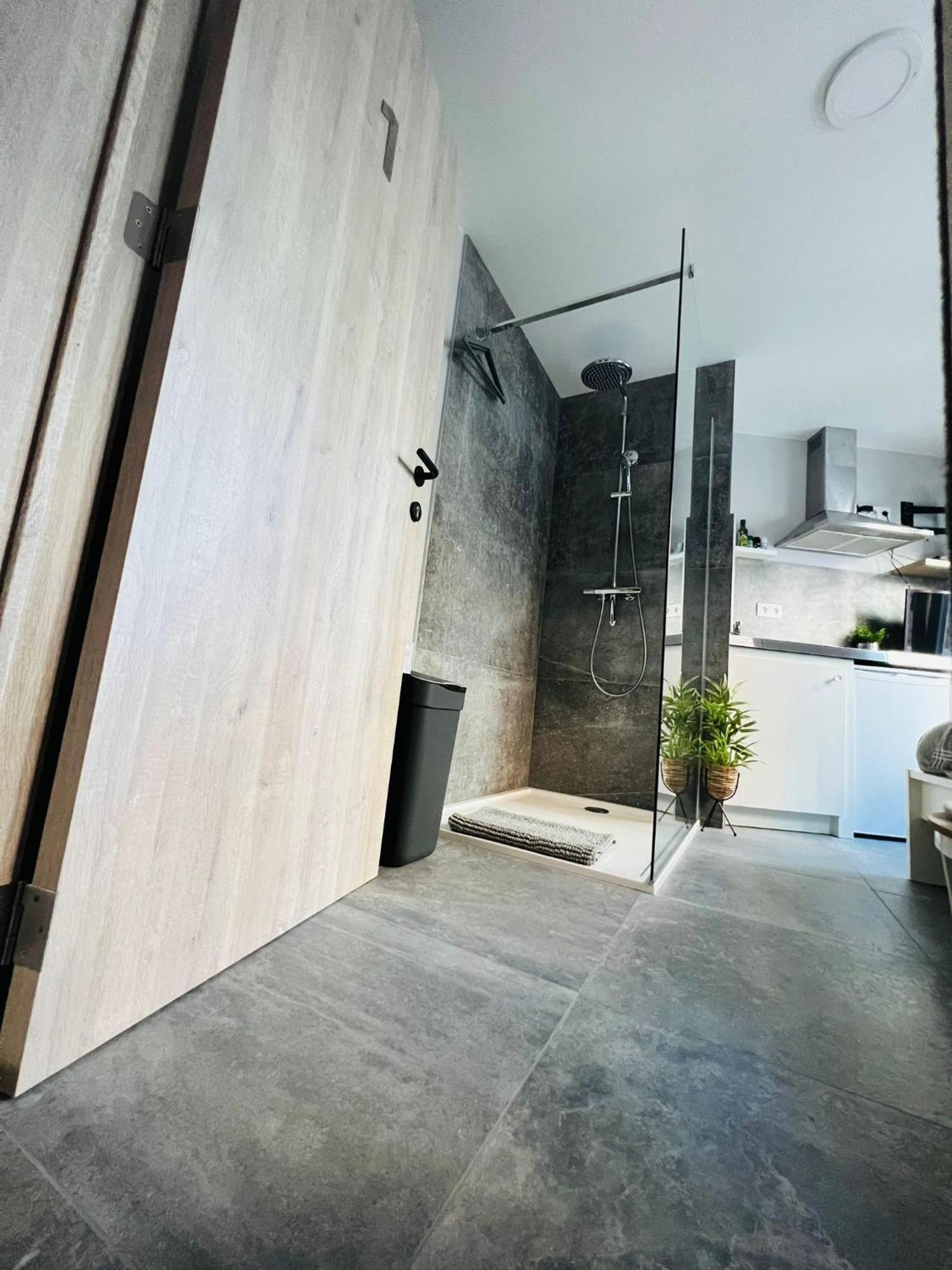Mini Studio Une Personne Daire Liège Dış mekan fotoğraf